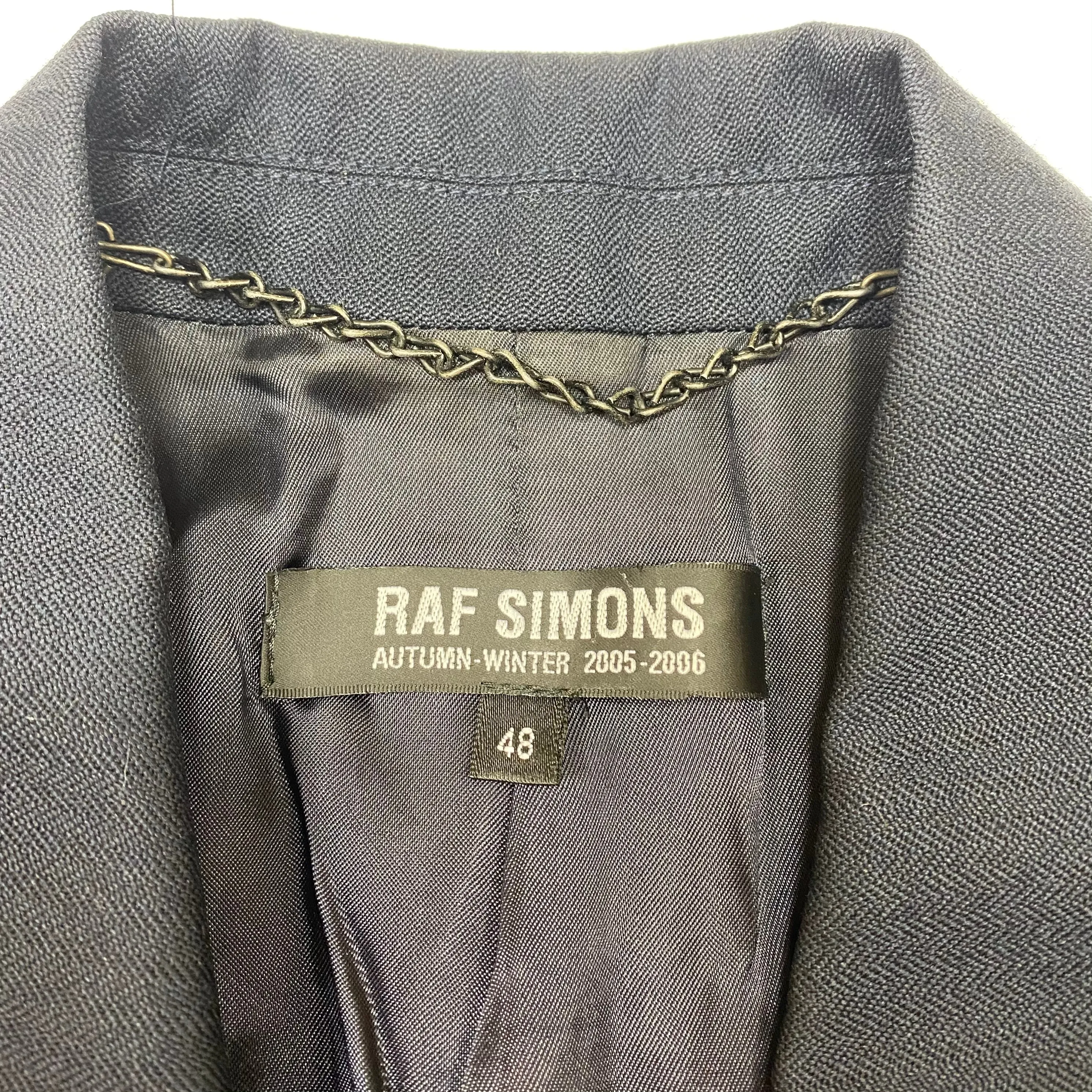 Raf Simons padded shoulder blazer A/W05-06 “History Of My World” 48